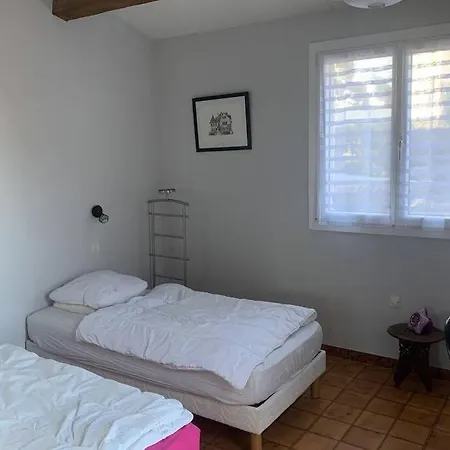 Maison 3 Chambres, Piscine Privee, 2km Semesterbostad