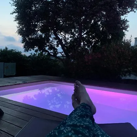 Feriehus Maison 3 Chambres, Piscine Privee, 2km *
