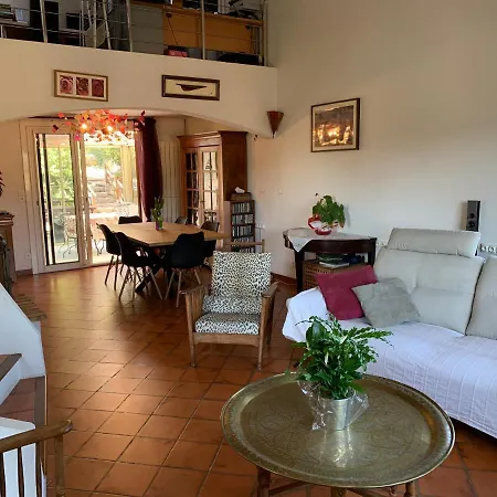 Maison 3 Chambres, Piscine Privee, 2km *